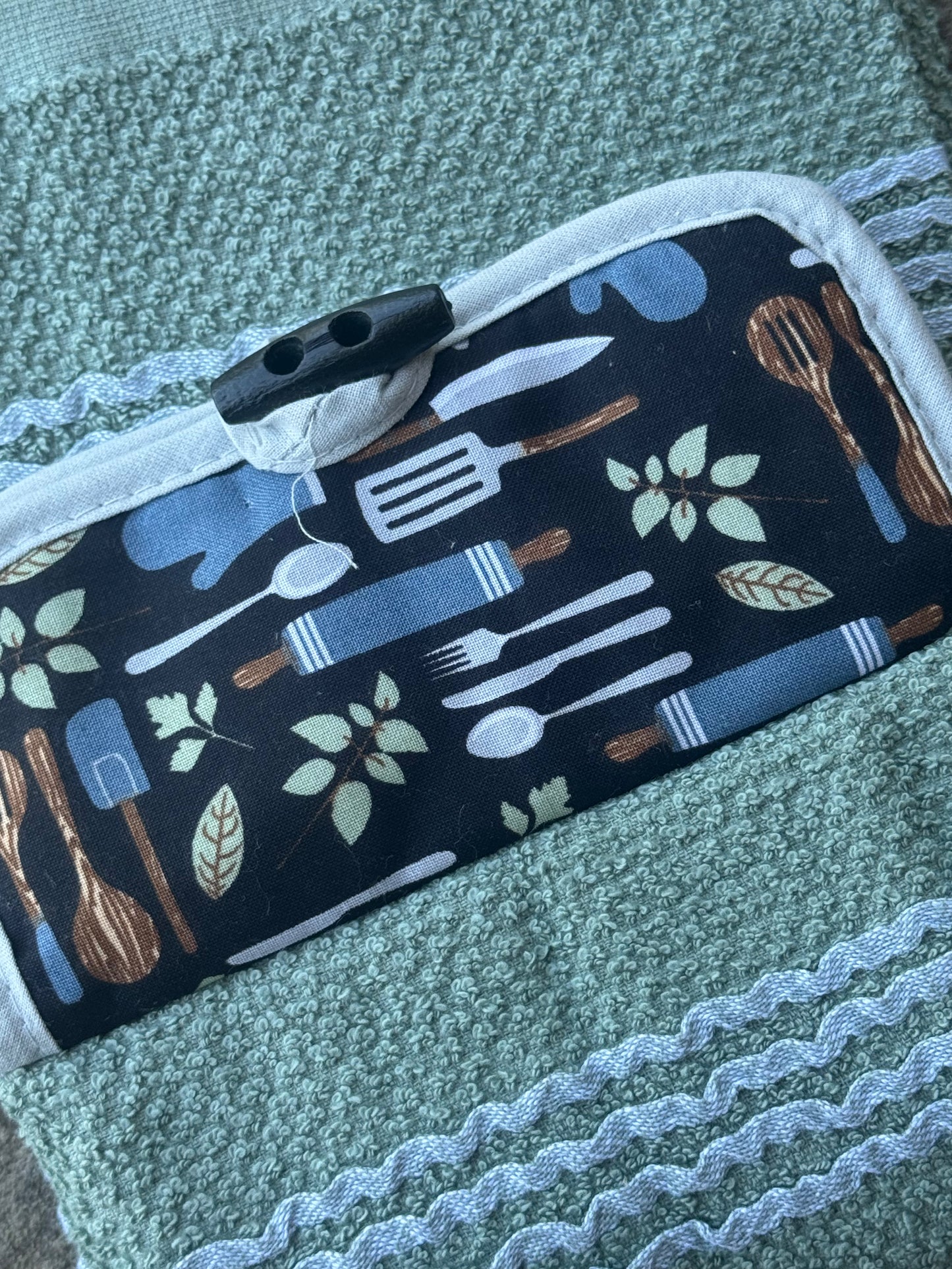 August Signature Stay Towel | Sage and Spoon Kitchen Hand Towel